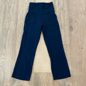 Lululemon Groove Super High Rise Crop 23in Nulu Size 4 Navy Blue